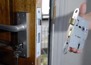 Aqua Locksmith Store Columbus, OH 614-335-6314 - 6-Locks-Replace